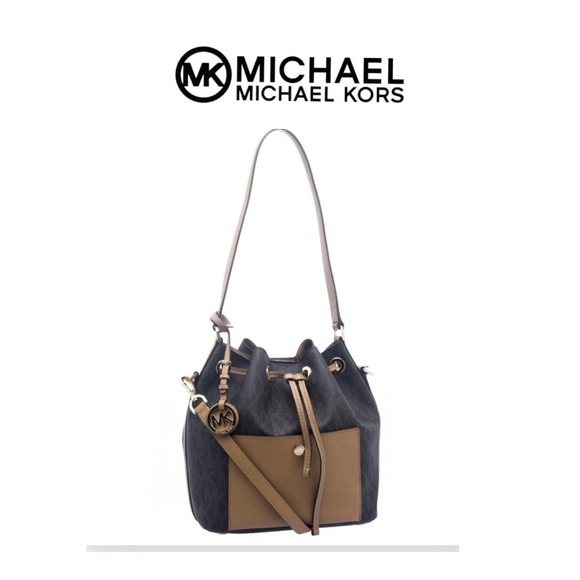 Michael Kors Handbags - ✨Michael Kors Brown Bucket Bag✨